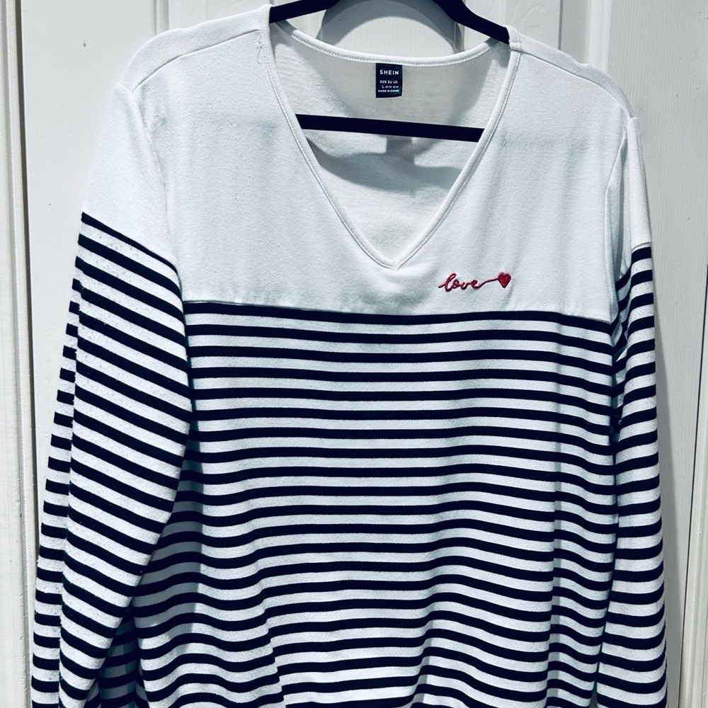 SHEIN Black and White Striped V-Neck Top